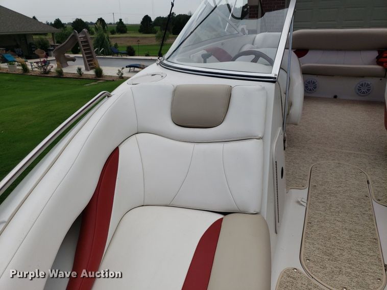 image for item DO2949 2002 Starcraft Stardeck 2410 Travis Edition  boat