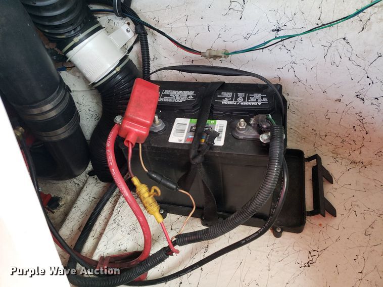 image for item DO2949 2002 Starcraft Stardeck 2410 Travis Edition  boat