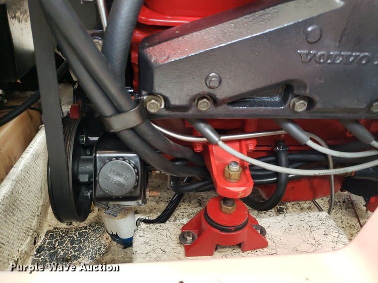 image for item DO2949 2002 Starcraft Stardeck 2410 Travis Edition  boat