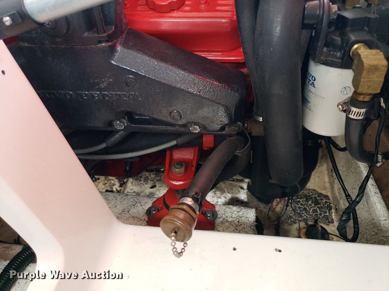 image for item DO2949 2002 Starcraft Stardeck 2410 Travis Edition  boat