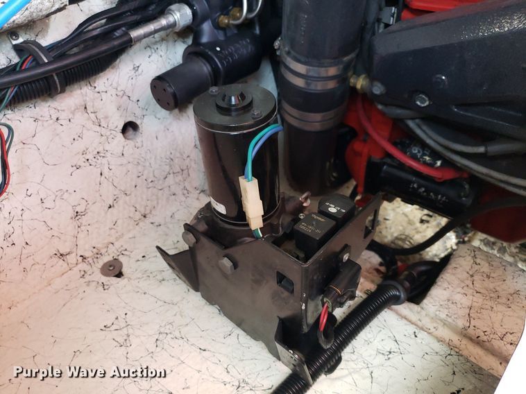 image for item DO2949 2002 Starcraft Stardeck 2410 Travis Edition  boat