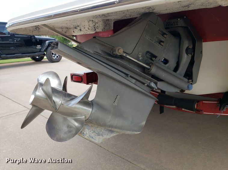 image for item DO2949 2002 Starcraft Stardeck 2410 Travis Edition  boat