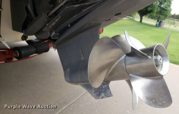 image for item DO2949 2002 Starcraft Stardeck 2410 Travis Edition  boat