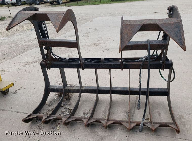 image for item DO2951 Skid steer grapple bucket