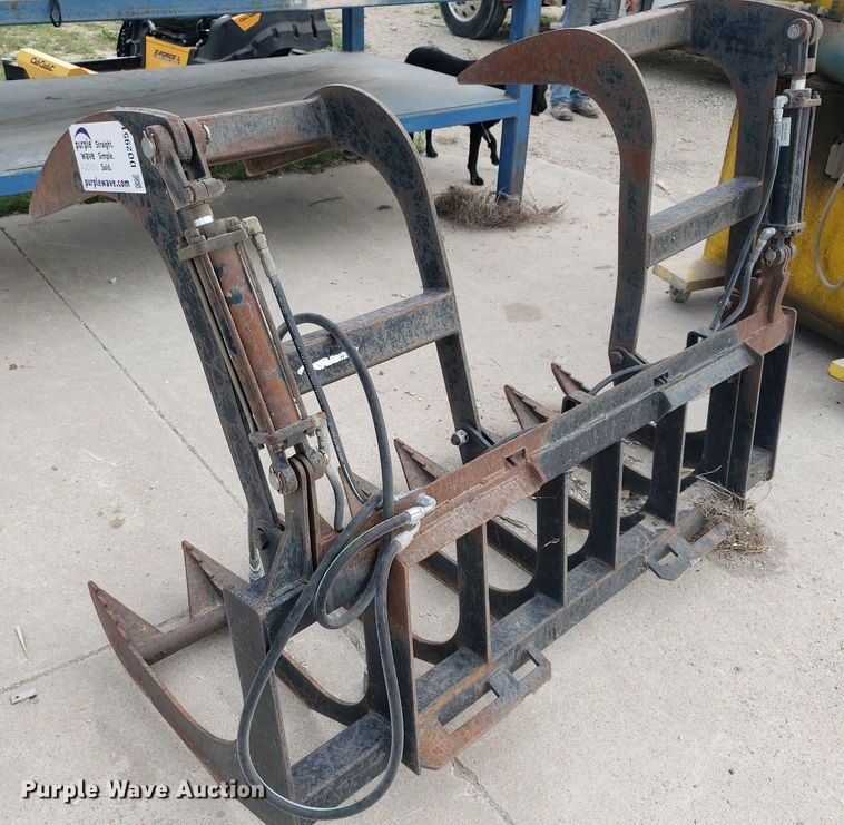 image for item DO2951 Skid steer grapple bucket