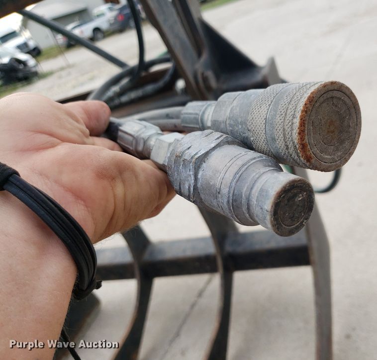 image for item DO2951 Skid steer grapple bucket