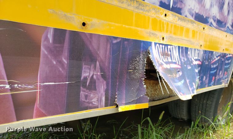 image for item DO3028 2004 GMC Savana  box truck