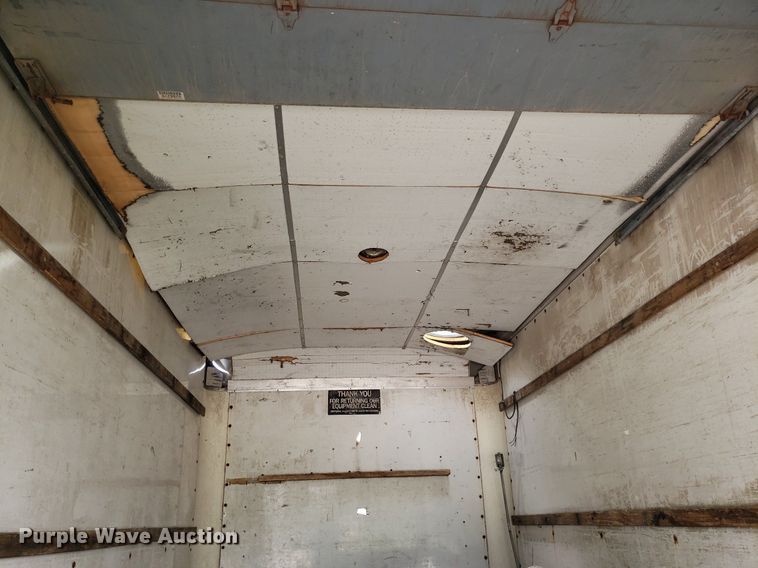 image for item DO3028 2004 GMC Savana  box truck