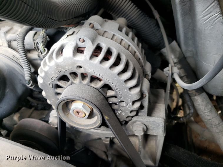 image for item DO3028 2004 GMC Savana  box truck