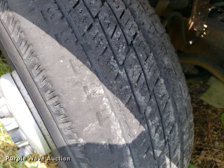 image for item DO3028 2004 GMC Savana  box truck