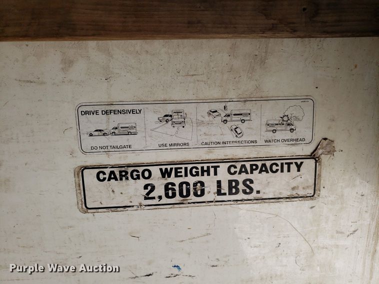 image for item DO3028 2004 GMC Savana  box truck