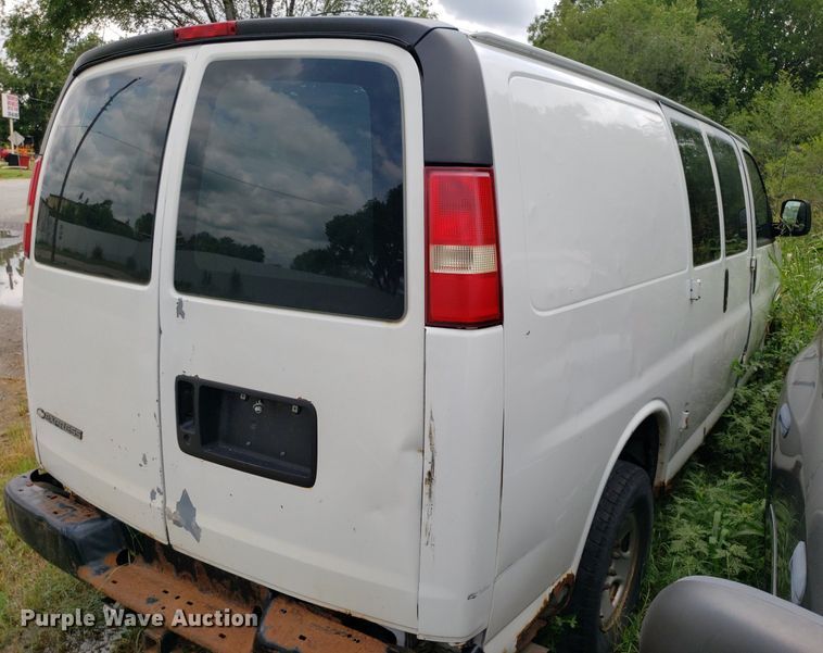 image for item DO3029 2007 Chevrolet Express 2500  van