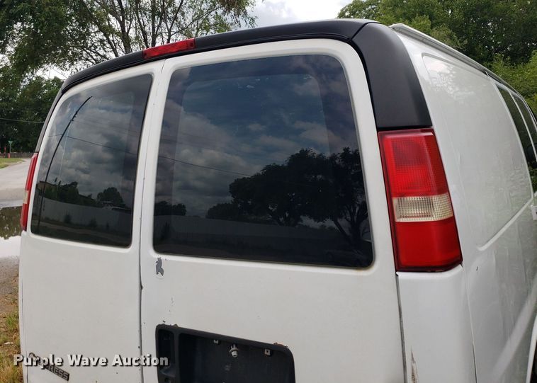 image for item DO3029 2007 Chevrolet Express 2500  van