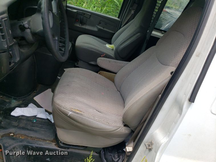 image for item DO3029 2007 Chevrolet Express 2500  van