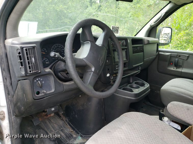 image for item DO3029 2007 Chevrolet Express 2500  van