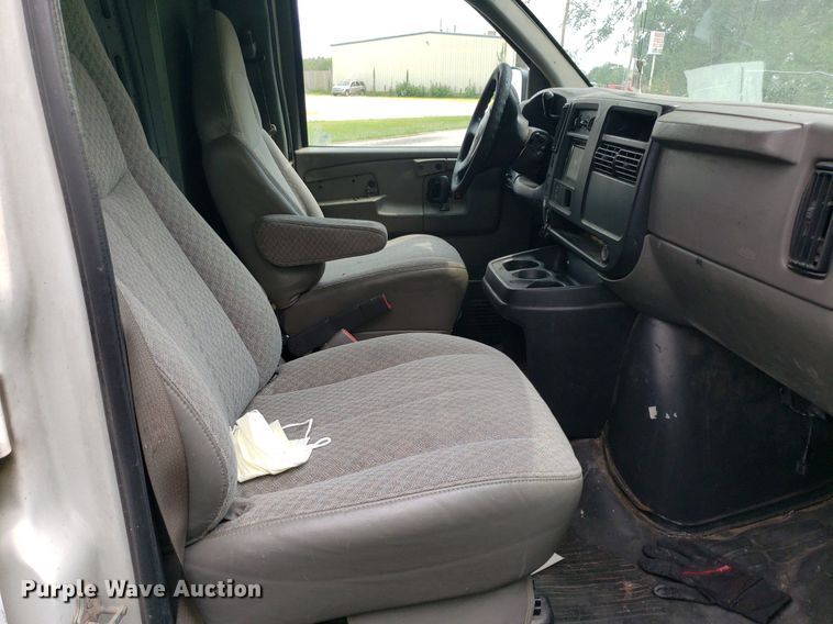 image for item DO3029 2007 Chevrolet Express 2500  van
