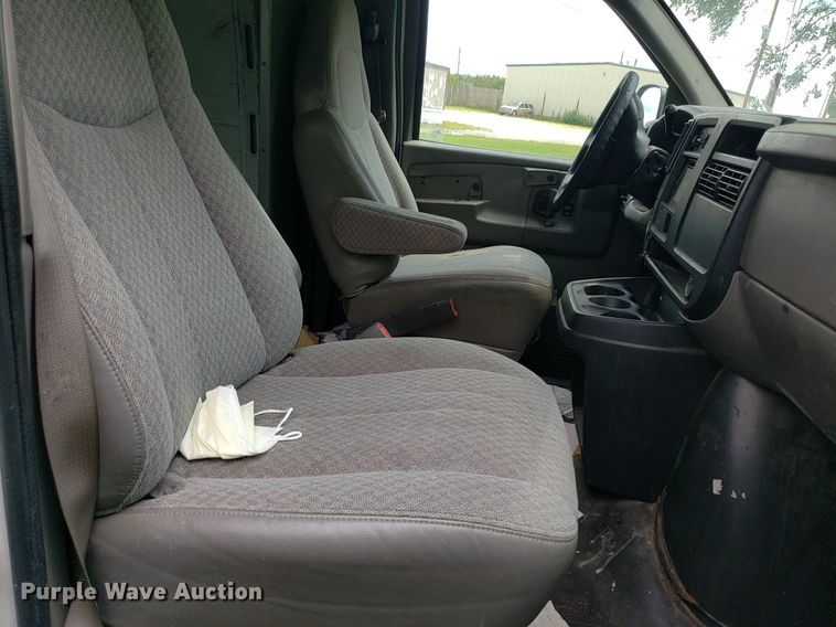 image for item DO3029 2007 Chevrolet Express 2500  van