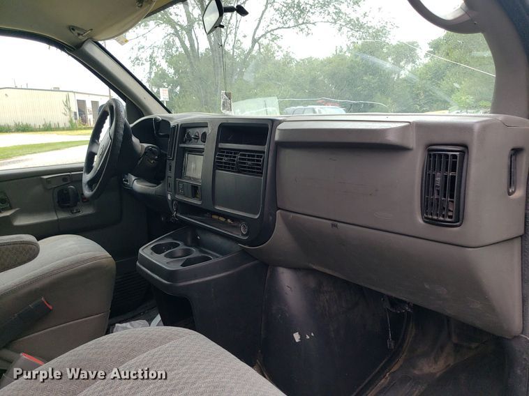 image for item DO3029 2007 Chevrolet Express 2500  van