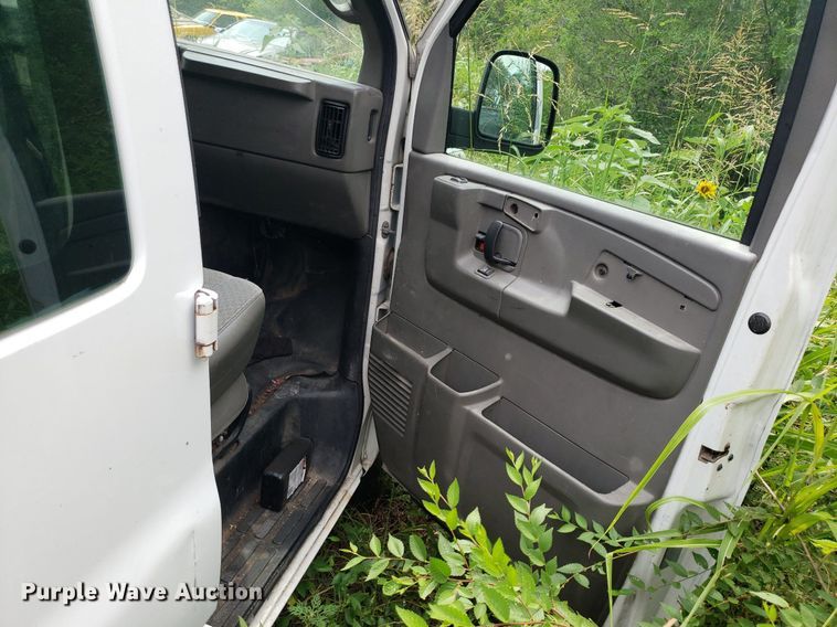 image for item DO3029 2007 Chevrolet Express 2500  van