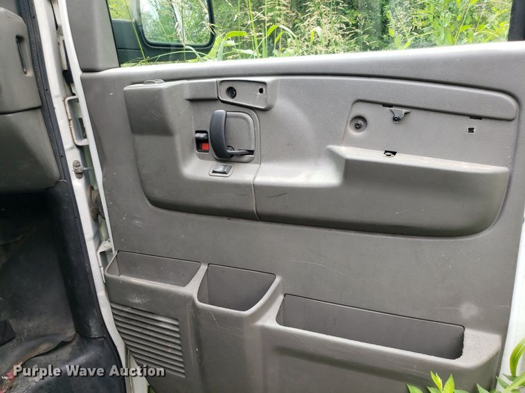 image for item DO3029 2007 Chevrolet Express 2500  van