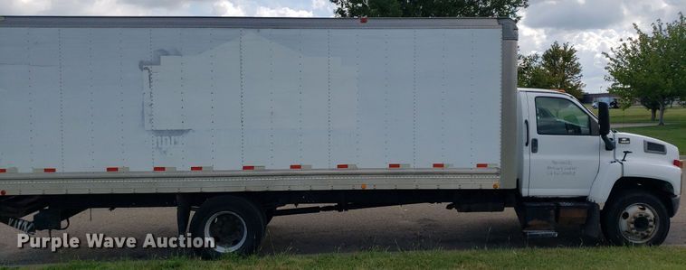 image for item DO3030 2006 Chevrolet C6500  box truck