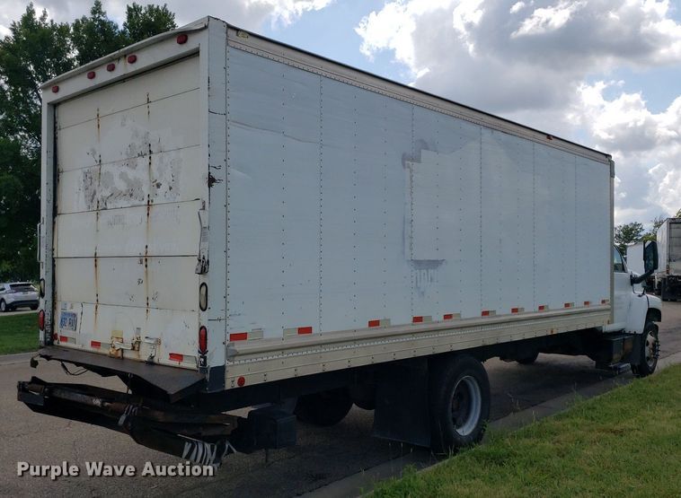 image for item DO3030 2006 Chevrolet C6500  box truck