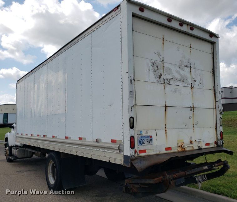 image for item DO3030 2006 Chevrolet C6500  box truck