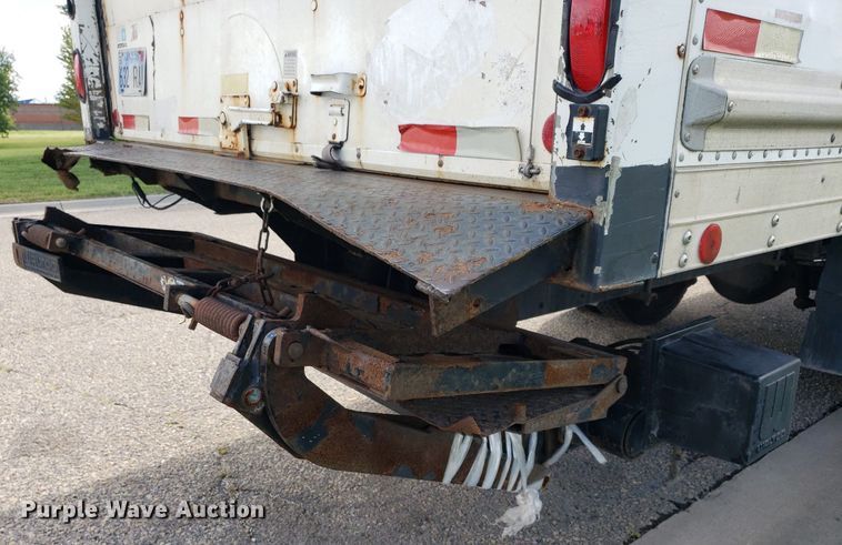 image for item DO3030 2006 Chevrolet C6500  box truck