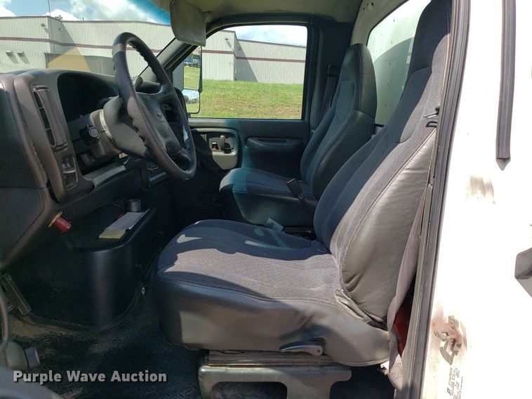 image for item DO3030 2006 Chevrolet C6500  box truck