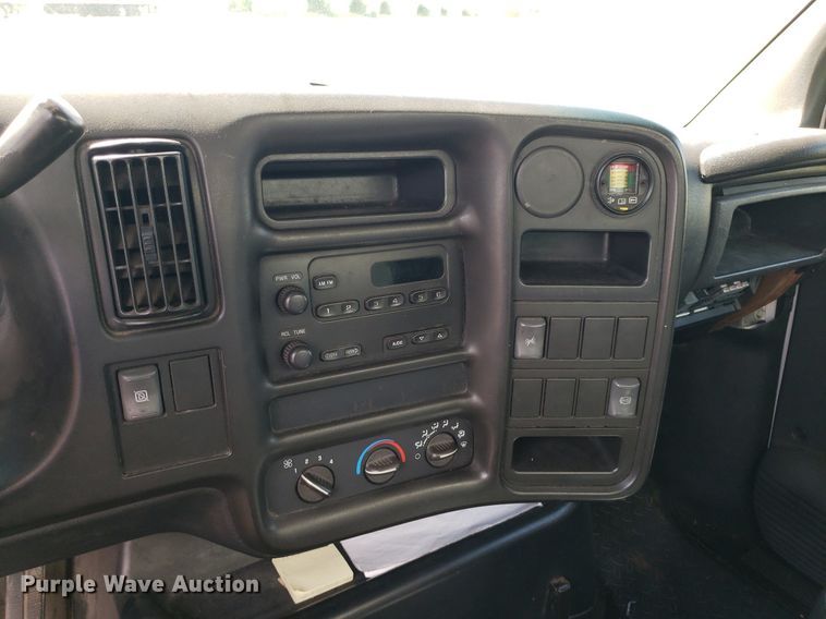 image for item DO3030 2006 Chevrolet C6500  box truck