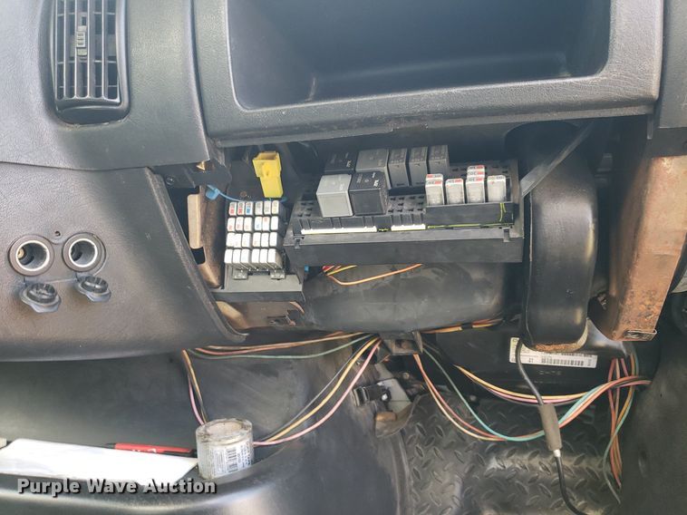 image for item DO3030 2006 Chevrolet C6500  box truck