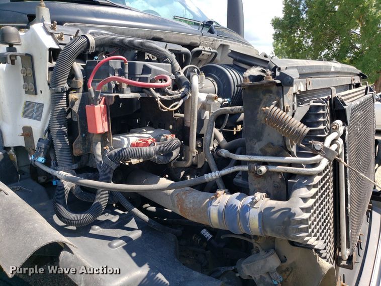 image for item DO3030 2006 Chevrolet C6500  box truck