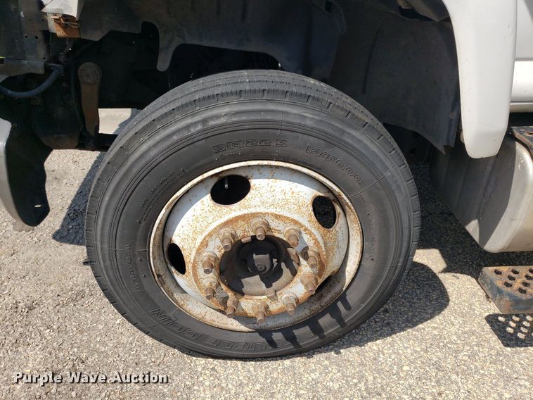 image for item DO3030 2006 Chevrolet C6500  box truck