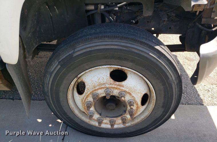 image for item DO3030 2006 Chevrolet C6500  box truck