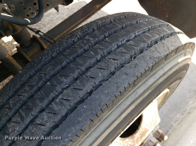 image for item DO3030 2006 Chevrolet C6500  box truck