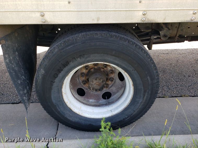 image for item DO3030 2006 Chevrolet C6500  box truck