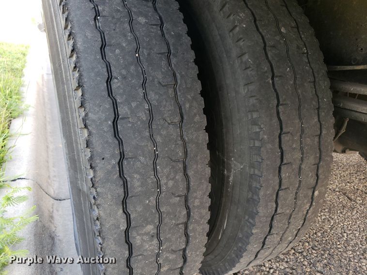 image for item DO3030 2006 Chevrolet C6500  box truck