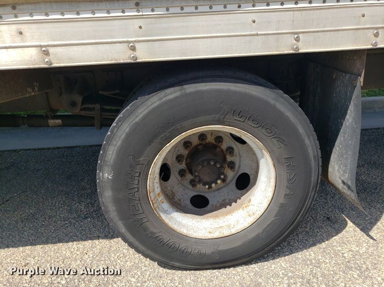 image for item DO3030 2006 Chevrolet C6500  box truck