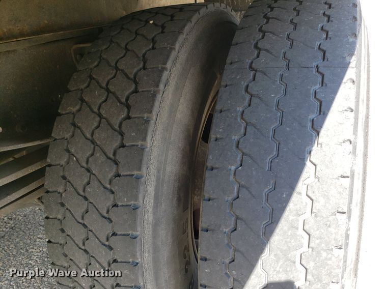 image for item DO3030 2006 Chevrolet C6500  box truck