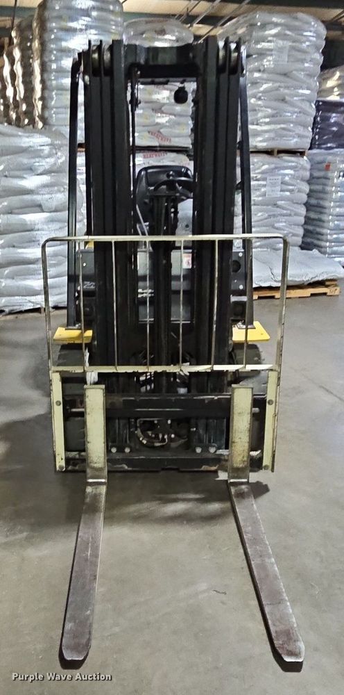 image for item DP2300 Yale GLP040MXNEAE084  forklift