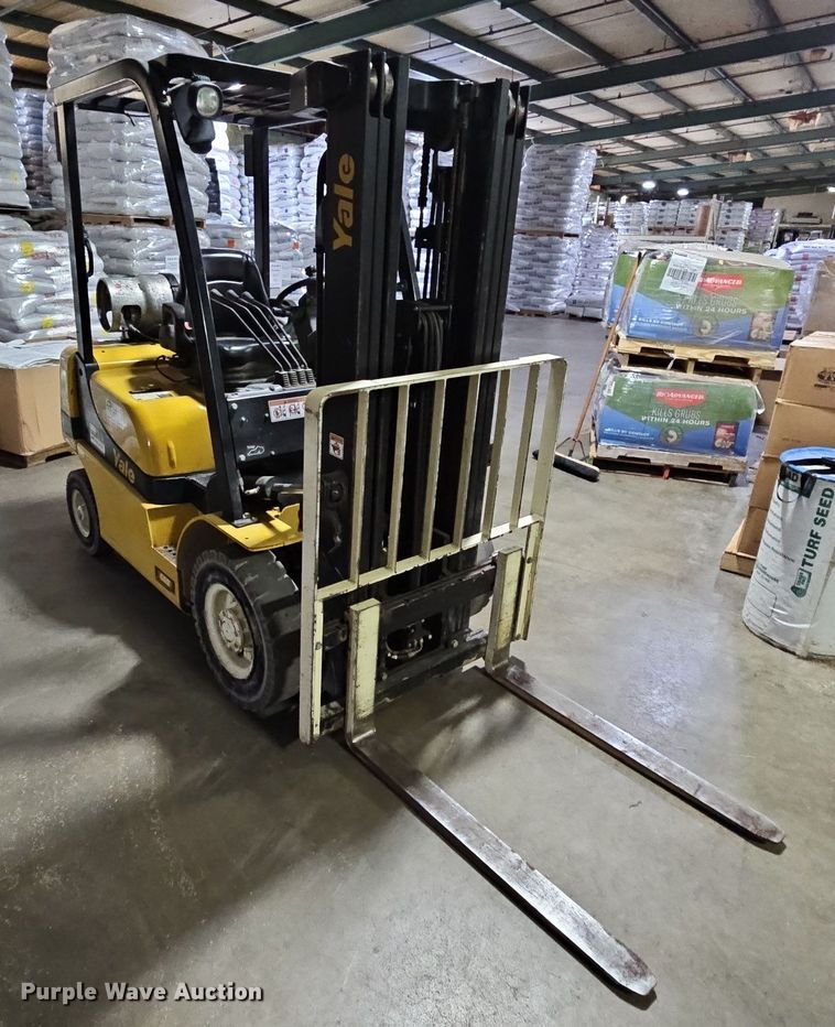 image for item DP2300 Yale GLP040MXNEAE084  forklift