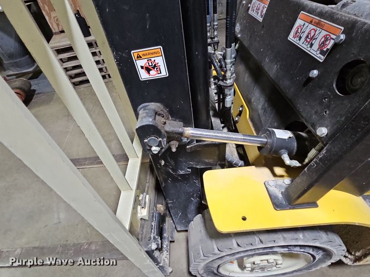 image for item DP2300 Yale GLP040MXNEAE084  forklift