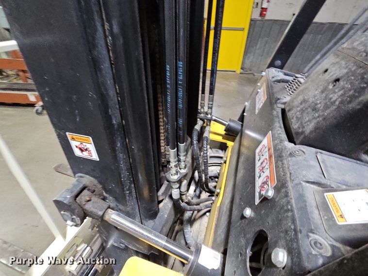 image for item DP2300 Yale GLP040MXNEAE084  forklift