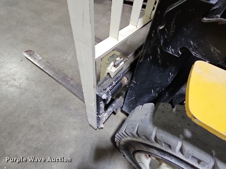 image for item DP2300 Yale GLP040MXNEAE084  forklift