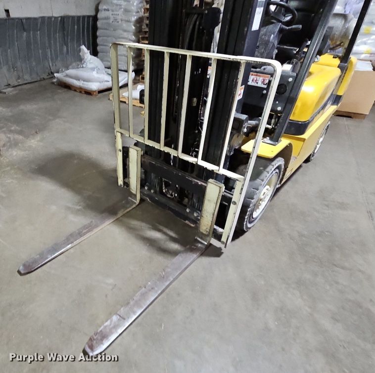 image for item DP2300 Yale GLP040MXNEAE084  forklift