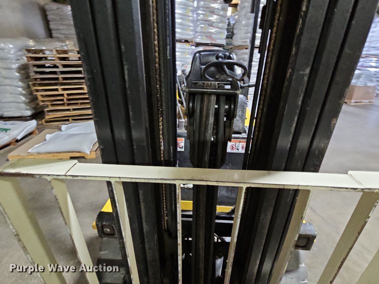 image for item DP2300 Yale GLP040MXNEAE084  forklift