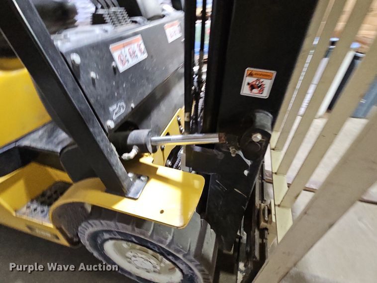 image for item DP2300 Yale GLP040MXNEAE084  forklift