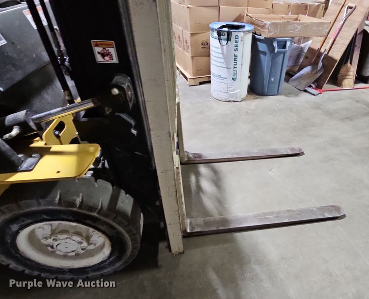 image for item DP2300 Yale GLP040MXNEAE084  forklift