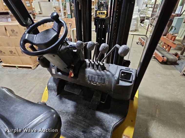 image for item DP2300 Yale GLP040MXNEAE084  forklift