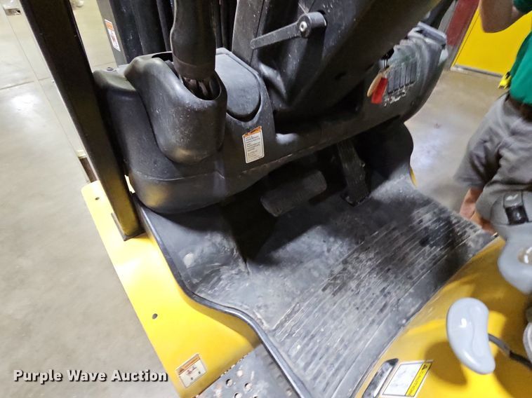 image for item DP2300 Yale GLP040MXNEAE084  forklift